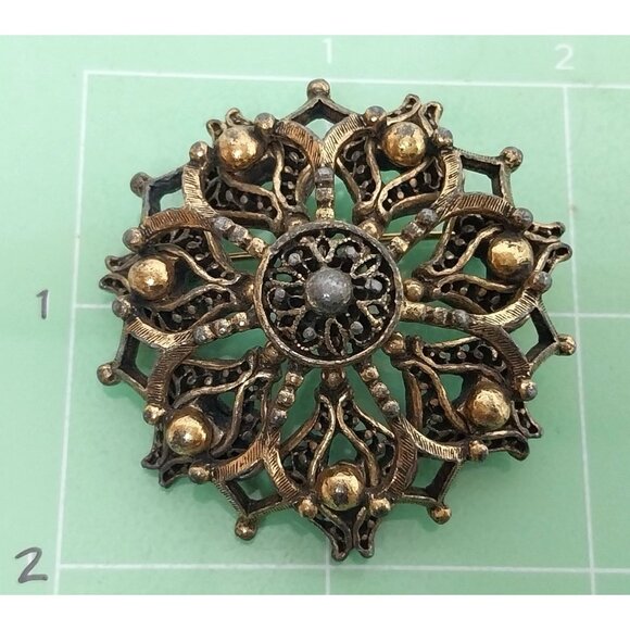 Vintage Hedy Ornate Antique Gold Tone Filigree Brooch Pin - Picture 7 of 7